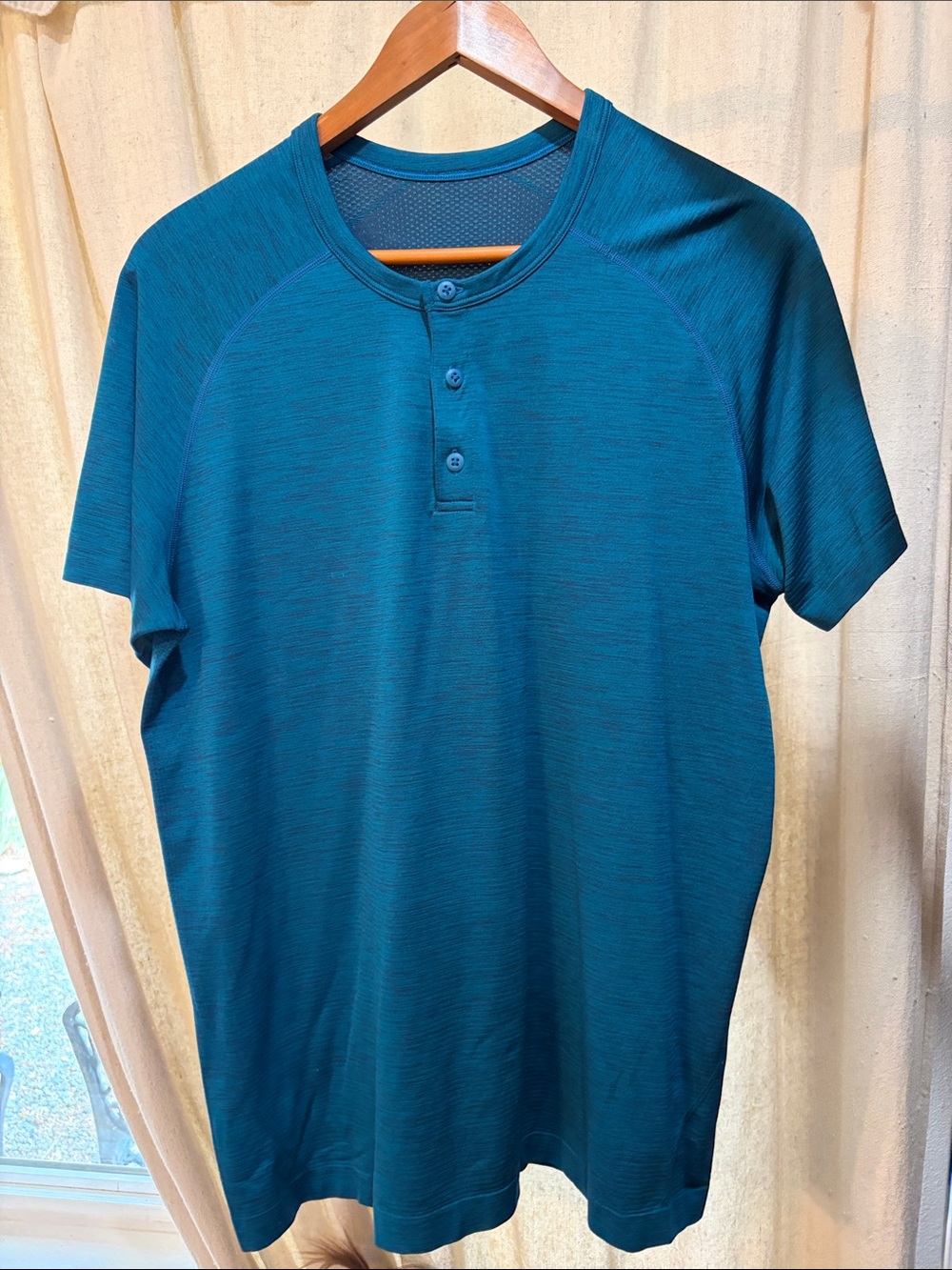 Men's LuLulemon Heather Teal Short-Sleeve Henley Shirt